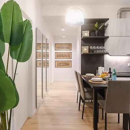 Appartement Cozy Retreat Private With Shared Bath