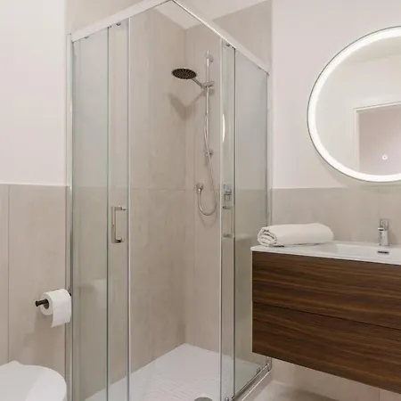 Cozy Retreat Private With Shared Bath Appartement *