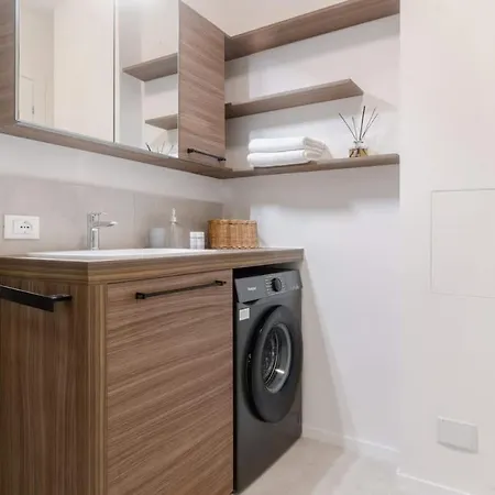 Cozy Retreat Private With Shared Bath Appartement